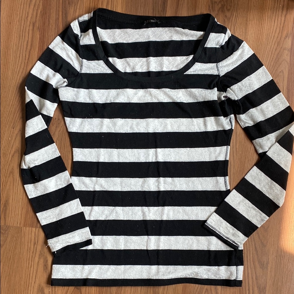 ✨8/$10. Express Black and Gray Striped I Long Sleeve Top. Size Medium